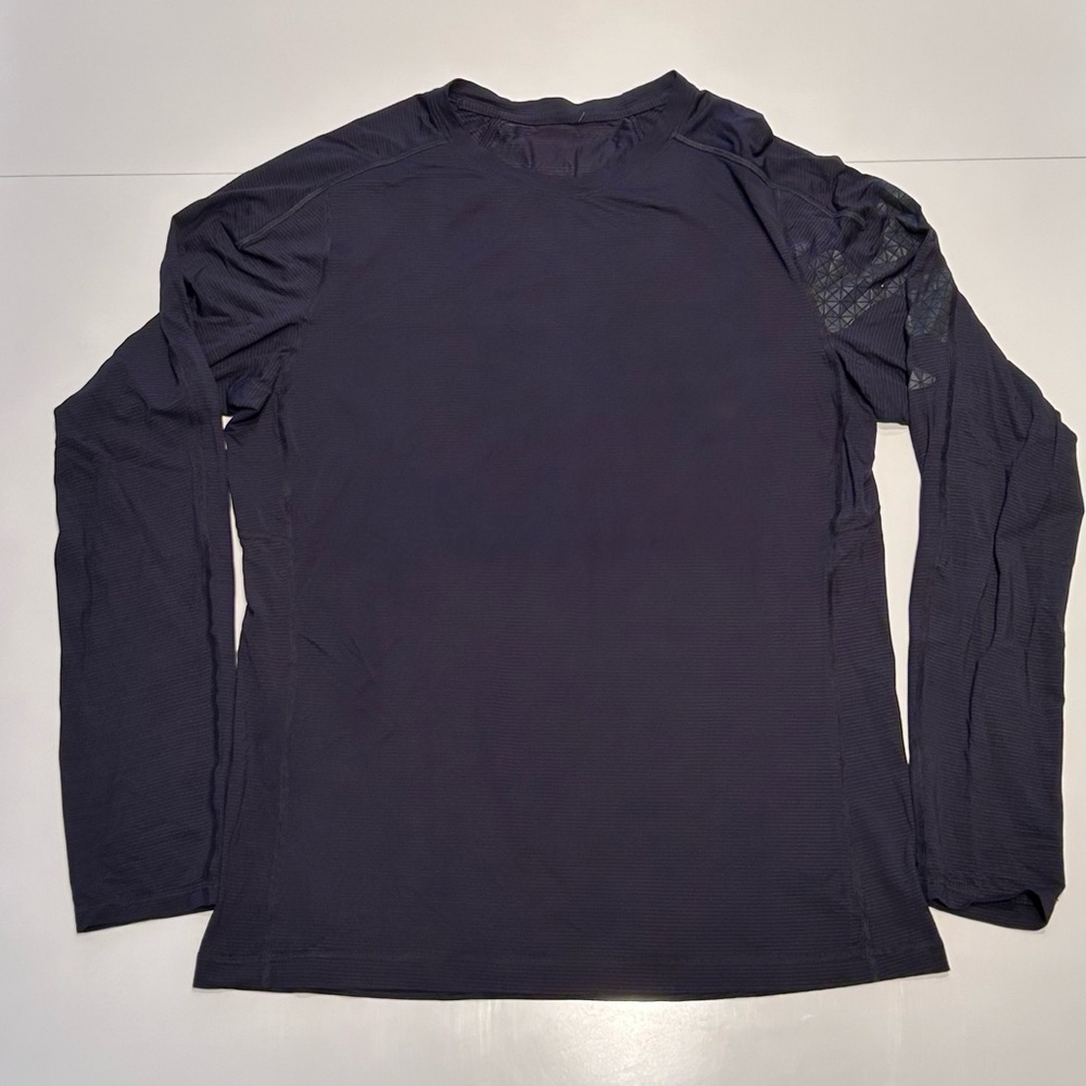 Lululemon Men’s Navy Blue Long Sleeve Shirt, Large